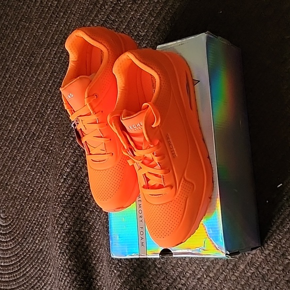 Shoes - Picture 5 of 6